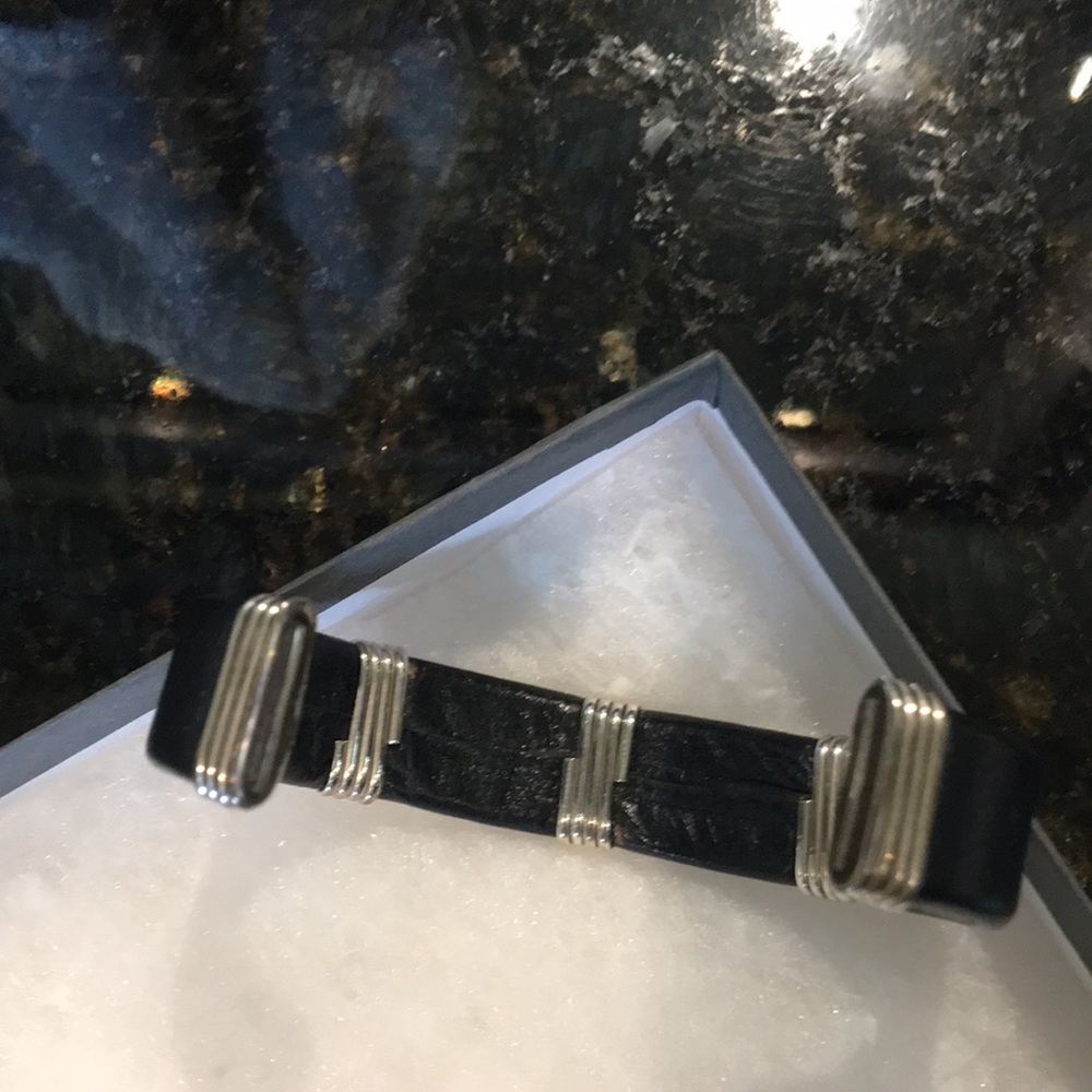 Silver and Black Leather Men’s Cuff - Picture 3 of 3